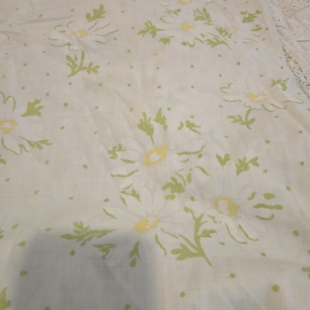 Vintage Utica J.P. Stevens Full Fitted Sheet Daisy Dot Percale
